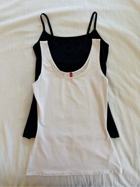 Set of 2 Spanx Tank Tops in White and Black size XL